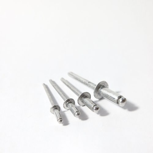 Remaches Clavo Regular